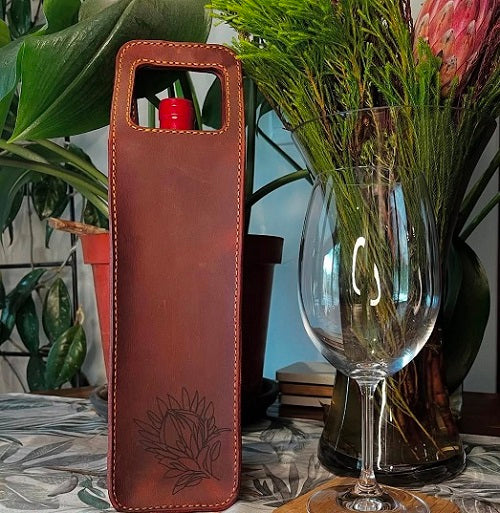 Leather wine holder single - with wine bottle